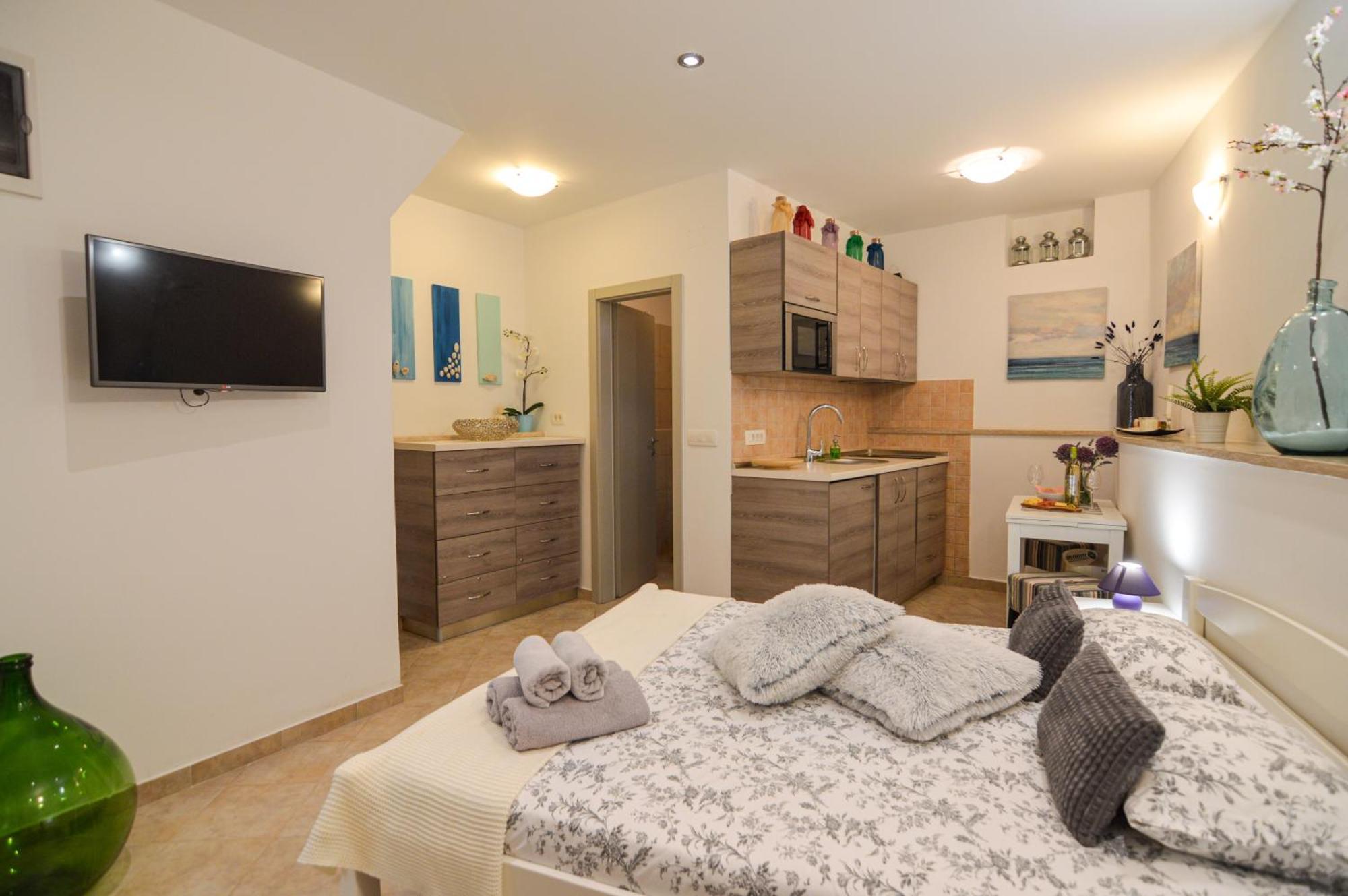Apartment Malvazija 1 And 2